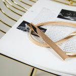 Ceinture dorée SUR UN TRAPEZE