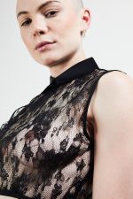 Crop-Top LA VERTU en dentelle noire – Image 8